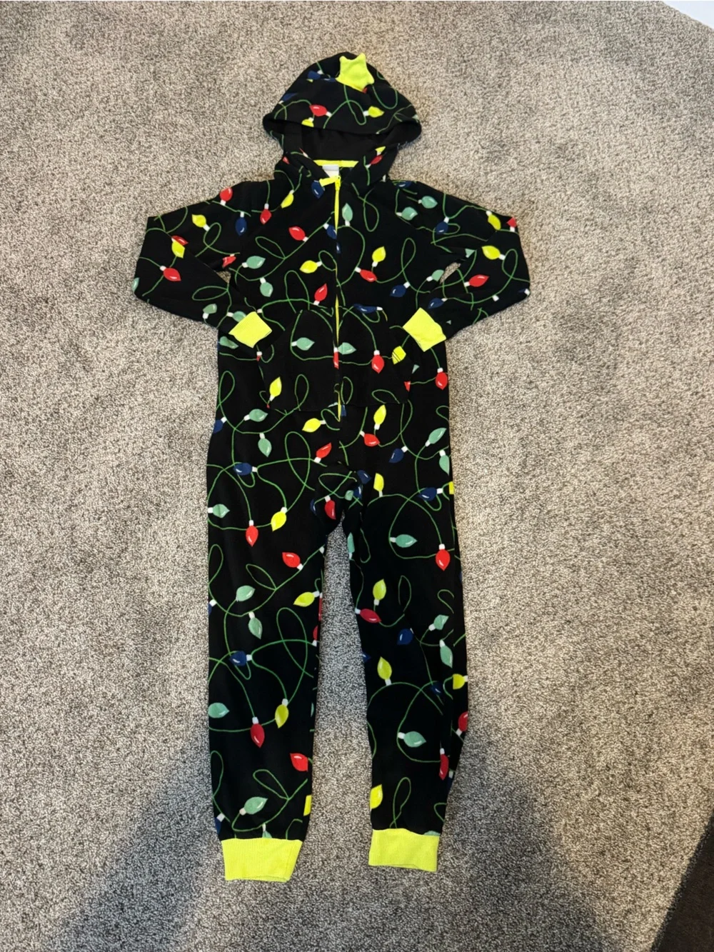 Kids Holiday onesie size M(8)